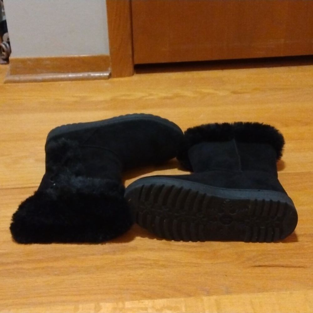 Boots - Picture 3 of 4
